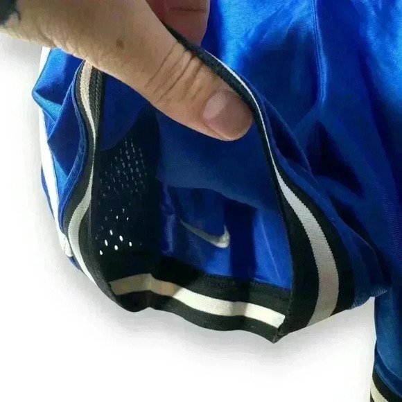 VTG Nike 90s Sports Short  Silkily Solo Swoosh Men’s Medium Thailand Made Skater - Picture 5 of 7